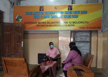 Lawan Pinjaman Online Dengan Koperasi RW