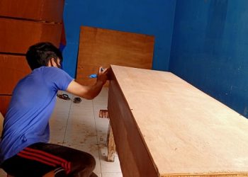 Pembuat Peti Mati Kewalahan Layani Korban Covid 19 di Kediri