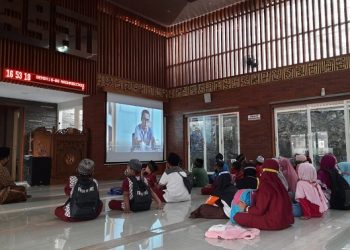 Serunya Nonton Film di Masjid Al Khalid