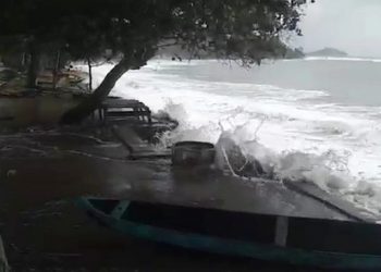 Gelombang Tinggi Mengancam Malang Selatan