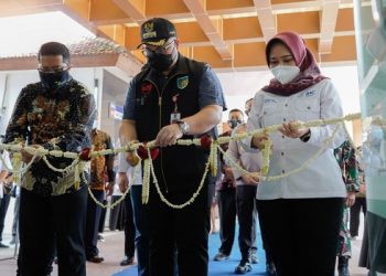 Mas Bup Resmikan Gedung RS HVA Toelongrejo