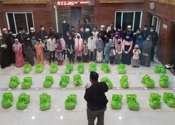Puluhan Anak Yatim Terima Santunan di Hari Asyura