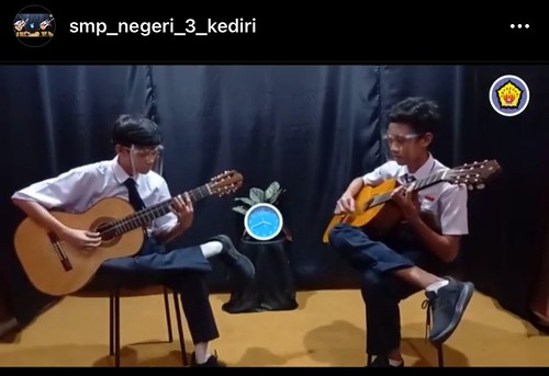 Mas Abu Ajak Masyarakat Dukung Dua Gitaris Muda Kediri