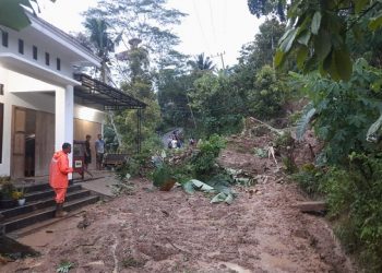 Jalur Antar Kecamatan Trenggalek Putus Diterjang Longsor