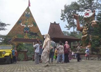 Ratusan Pengunjung Ramaikan Pembukaan Wisata Wonosalam