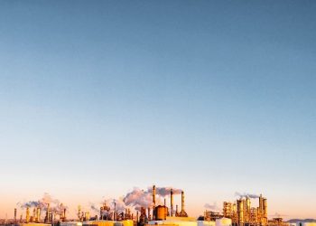 Nelayan Bangkalan Protes Pengeboran Sumur Minyak Pertamina