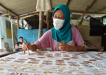 Batik Colet Jombangan Diminati Warga Australia