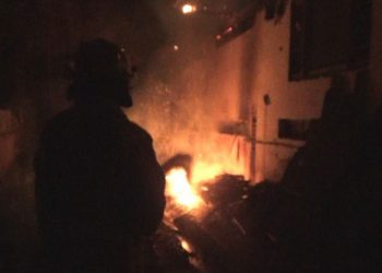 Rumah di Jombang Terbakar Sisa Api Sampah