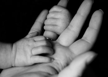 Balita Disiksa Hingga Luka Parah, Disiram Minyak Panas dan Disundut Rokok