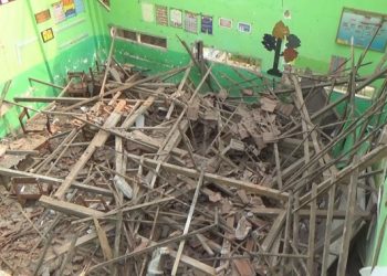 Ruang Kelas Ambruk Karena Lapuk