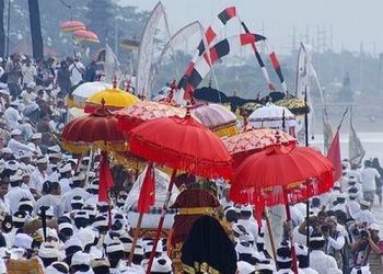 Perayaan Galungan Bertepatan Hari Pahlawan