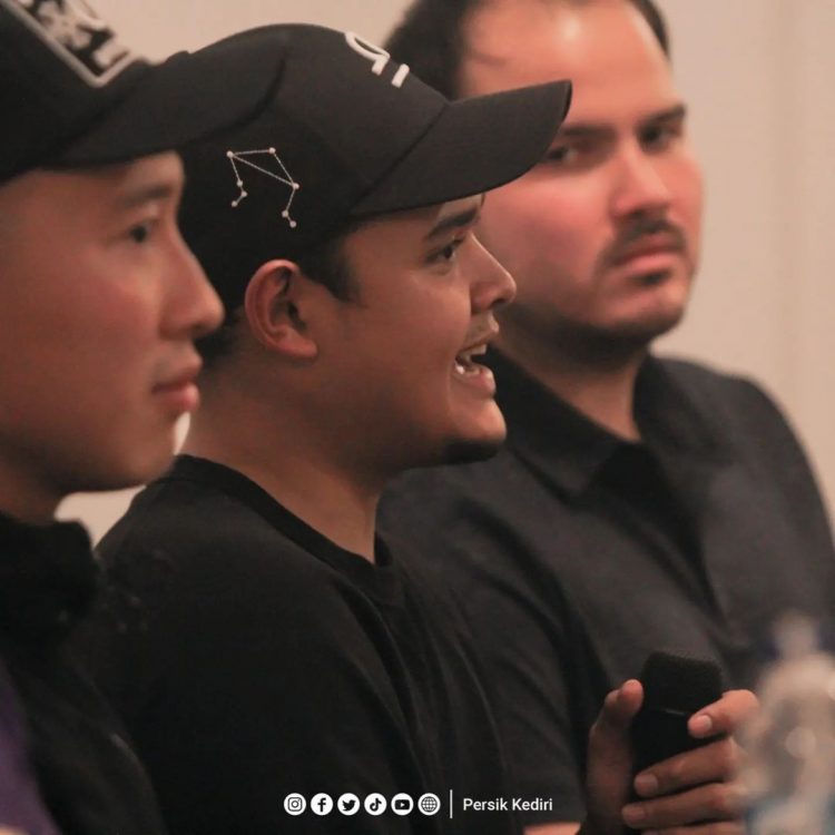 Arthur Irawan Beli Saham Persik?