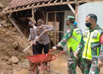 Longsor Timpa Rumah Warga Trenggalek