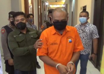 Oknum anggota LSM ditangkap jajaran Polres Trenggalek. Foto: Bacaini/Aby