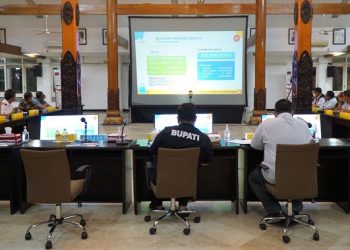 Mas Bup Targetkan Serapan Vaksinasi Lansia 60 Persen