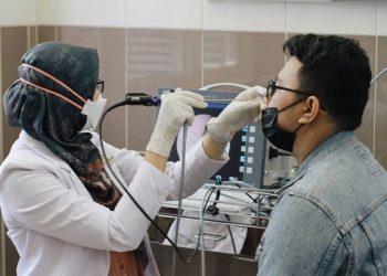 Hati-hati, Membersihkan Telinga Dengan Cotton Bud Bisa Berdampak Buruk