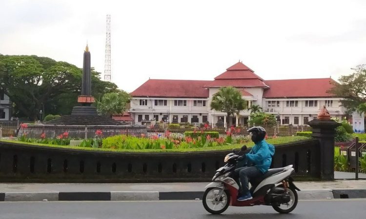 Penampakan Alun-Alun Tugu Malang saat ini. foto:Bacaini/A.Ulul