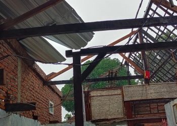 Angin Kencang Porak Porandakan Puluhan Rumah Warga
