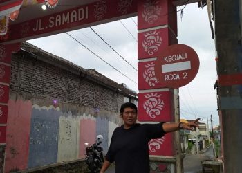 Pria Todongkan Senpi di Batu Terekam CCTV