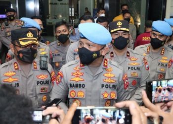 Kadivpropam Polri, Irjen Pol Ferdy Sambo saat kunjungan ke Polres Nganjuk. Foto: Bacaini/Asep Bahar