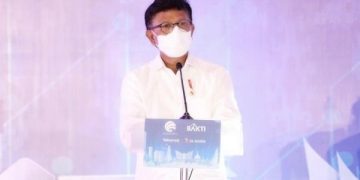 Keterangan Foto. Menteri Komunikasi dan Informatika Johnny G. Plate menghadiri Seremoni Penandatanganan Perjanjian Kerja Sama Program Penyediaan Layanan Seluler 4G di Wilayah 3T dalam rangka Percepatan Transformasi Digital di Jakarta Pusat, Selasa (25/01/2022). - (AYH)