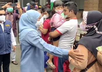 Warga Kota Kediri Serbu Minyak Goreng Murah