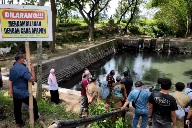 Polisi Selidiki Panggung Pertunjukan Roboh di Kediri