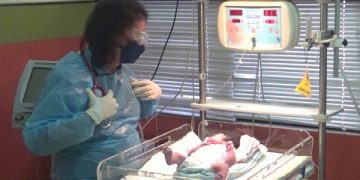 Bayi Perempuan di Nganjuk Lahir Pada Tanggal Cantik 2-2-2022