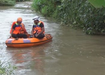 Sepeda Motor Terperosok, Pria Jombang Tenggelam di Sungai