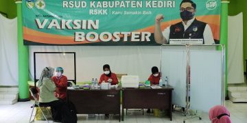 Ratusan Guru di Kabupaten Kediri Terima Vaksinasi Booster