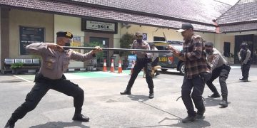 Mapolres Jombang Diserang Orang Tak Dikenal