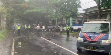 Kabel Listrik Putus Mengenai Pengendara Motor di Kediri