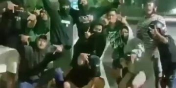 Video Aksi Geng Motor Hantam Truk di Jombang Viral