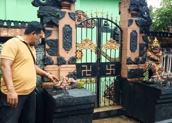 Patung Penjaga Pura Joyo Amijoyo Kediri Ditemukan Rusak