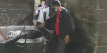 Wajan penggorengan berukuran besar di pabrik kerupuk. Foto: Bacaini/A.Ulul