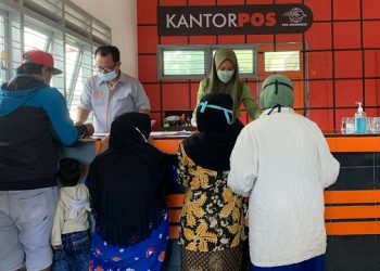 Warga Blitar Mulai Terima Bansos Tunai Rp 600 Ribu