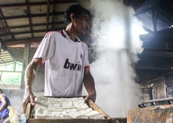 Produsen Tahu Tulungagung Bertahan Tanpa Mogok Produksi