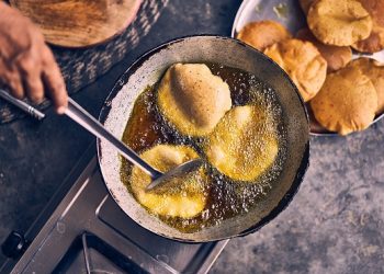 Mahal dan Langka, Minyak Goreng Jadi Kado