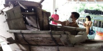Tim dari Disparbud Kabupaten Kediri kunjungi Mbah Gleyor. Foto: Bacaini/AK.Jatmiko