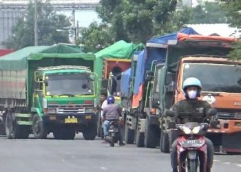 Sopir Truk Gelar Mogok Kerja Di Jalur Nasional Jombang