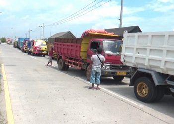 Ratusan Sopir Truk di Nganjuk Kembali Mogok Kerja