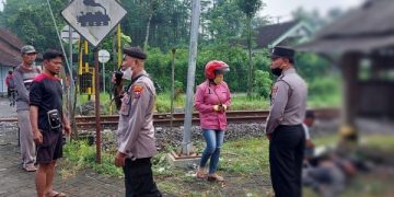 Kecelakaan KA vs sepeda motor di Tulungagung. Foto: Bacaini/Setiawan