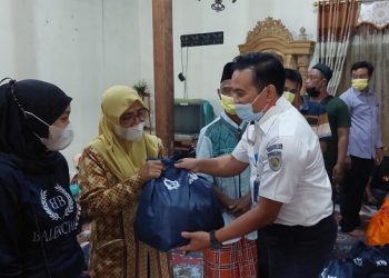 PT KAI Daop 7 Madiun Serahkan 1.000 Paket Sembako