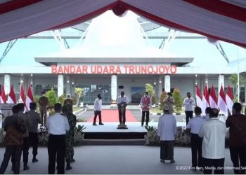 Presiden Joko Widodo Resmikan Bandara Trunojoyo