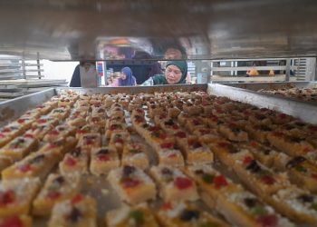 Bisnis Kue Lebaran di Trenggalek Kembali Bergeliat