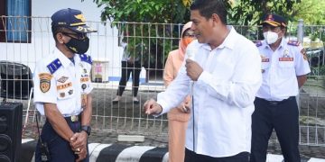 Wali Kota Kediri, Abdullah Abu Bakar di Kantor Dishub Kota Kediri. Foto: Ist