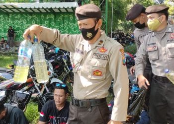 Acara Komunitas Motor di Kediri, Polisi Sita Puluhan Botol Miras