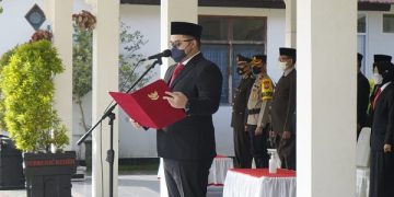 Bupati Kediri pada Upacara Peringatan Hari Pendidikan Nasional. Foto: Ist