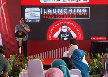 Bupati Dhito Minta Rumah Inkubasi Dilengkapi Lapak UMKM