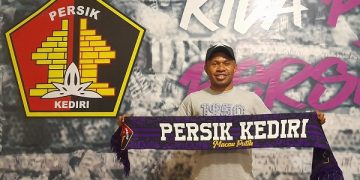 Pahabol sudah merapat di mess Persik Kediri. Foto: Bacaini/Novira